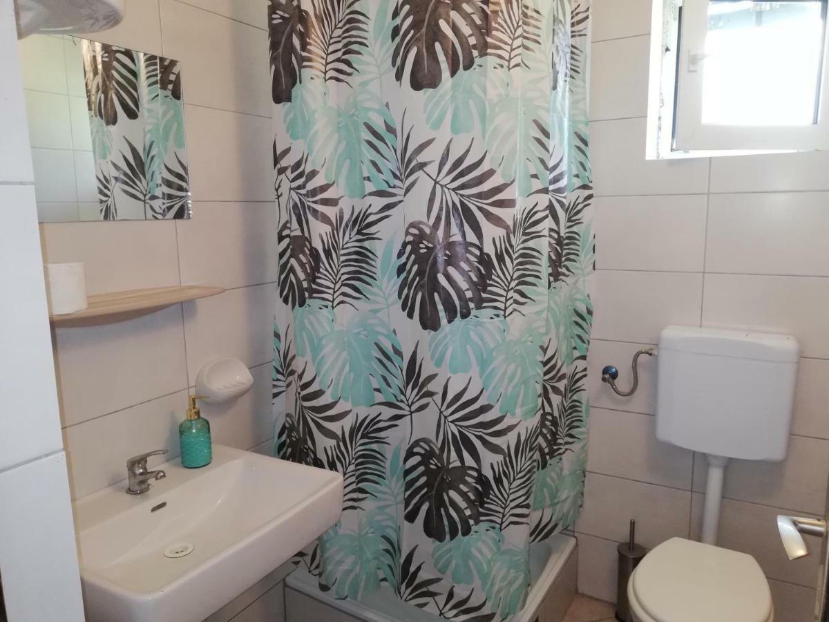 Sobe Zimmer Rooms Nika Tusilovic Exteriör bild