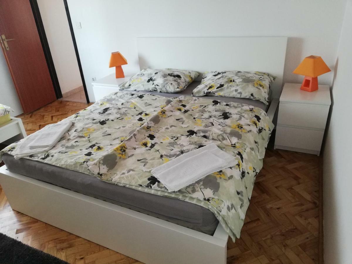 Sobe Zimmer Rooms Nika Tusilovic Exteriör bild