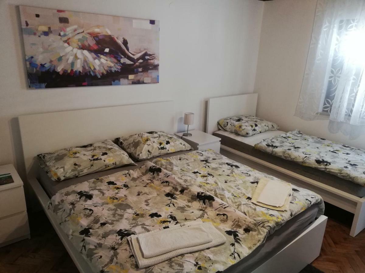 Sobe Zimmer Rooms Nika Tusilovic Exteriör bild